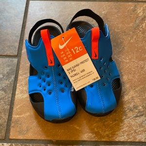 Boys size 12 Nike sandals